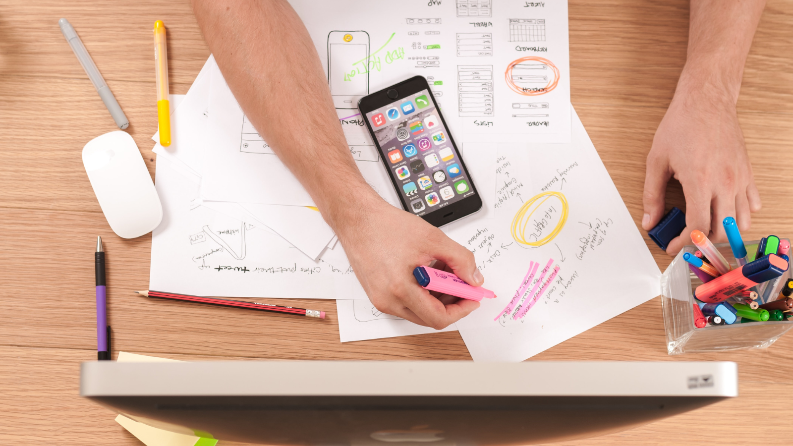 marketing agency vs in-house team
